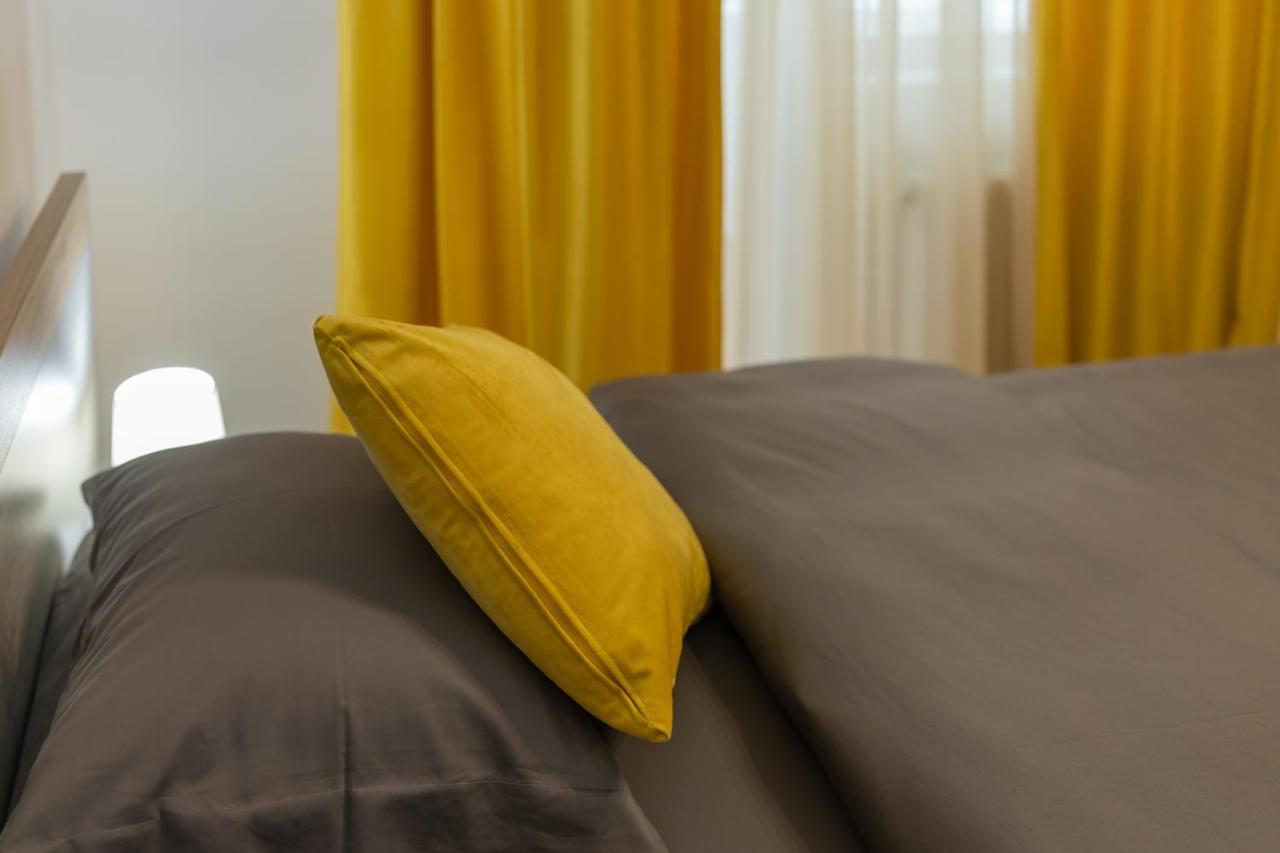Luxury 2 Bedroom Holiday Apartment Piteşti Exterior foto