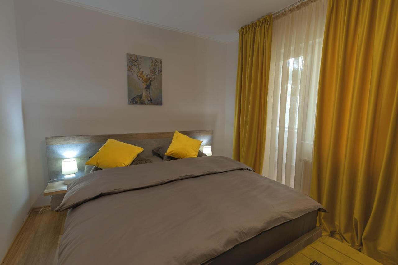 Luxury 2 Bedroom Holiday Apartment Piteşti Exterior foto